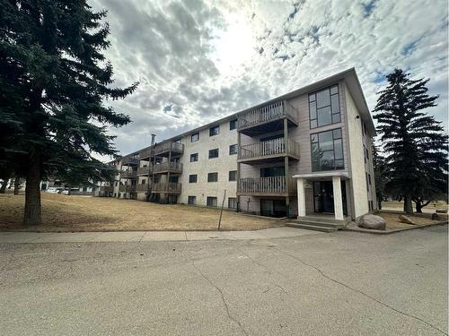 212-7801 98 Street, Peace River, AB - Outdoor With Balcony