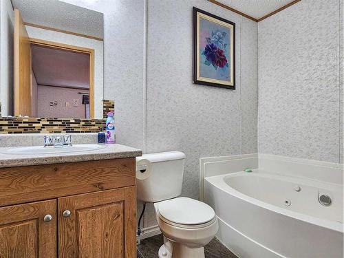 266 Mawdsley Crescent, Grande Cache, AB - Indoor Photo Showing Bathroom