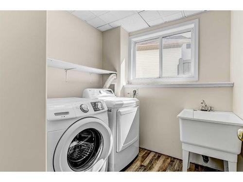 12010 88A Street, Grande Prairie, AB - Indoor Photo Showing Laundry Room