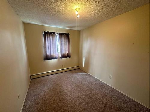 219-7801 98 Street, Peace River, AB - Indoor Photo Showing Other Room