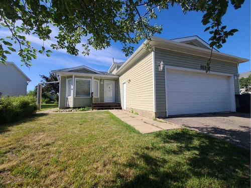 8221 102 Avenue, Peace River, AB - Outdoor