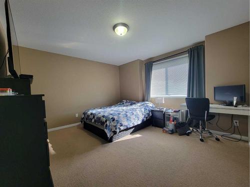 #332-10150 121 Avenue, Grande Prairie, AB - Indoor Photo Showing Bedroom