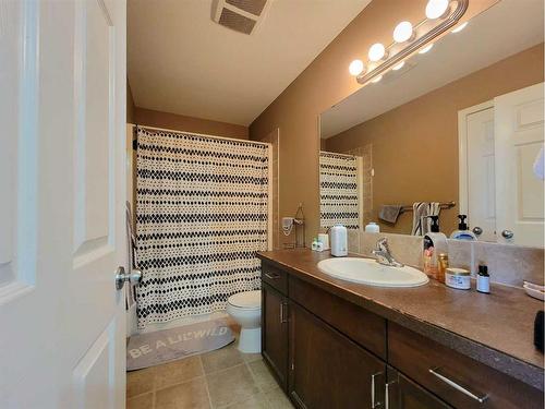 #332-10150 121 Avenue, Grande Prairie, AB - Indoor Photo Showing Bathroom