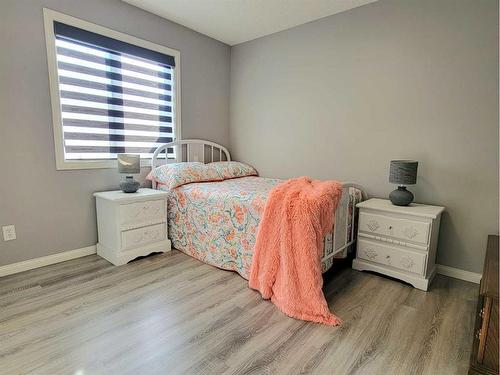 11110 O'Brien Lake Drive, Grande Prairie, AB - Indoor Photo Showing Bedroom