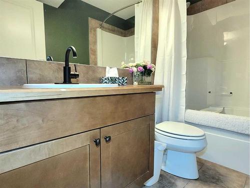 11110 O'Brien Lake Drive, Grande Prairie, AB - Indoor Photo Showing Bathroom