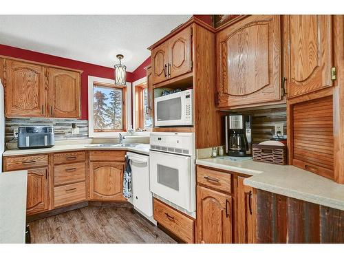 821050 Hwy 732, Rural Fairview No. 136, M.D. Of, AB - Indoor Photo Showing Kitchen With Double Sink