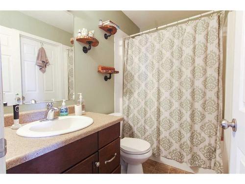 8846 69 Avenue, Grande Prairie, AB - Indoor Photo Showing Bathroom