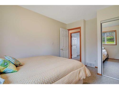 10900 Grande Avenue, Grande Cache, AB - Indoor Photo Showing Bedroom