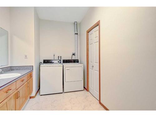 10900 Grande Avenue, Grande Cache, AB - Indoor Photo Showing Laundry Room