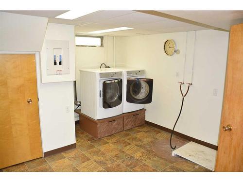9621 83 Avenue, Peace River, AB - Indoor Photo Showing Laundry Room