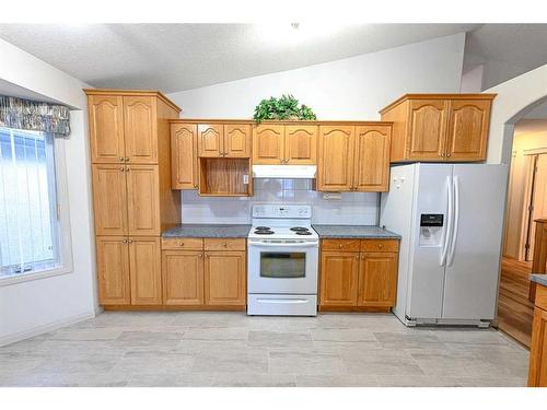 15-8910 122 Avenue, Grande Prairie, AB - Indoor Photo Showing Kitchen