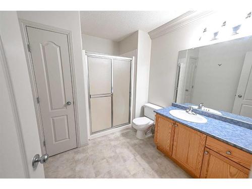 15-8910 122 Avenue, Grande Prairie, AB - Indoor Photo Showing Bathroom
