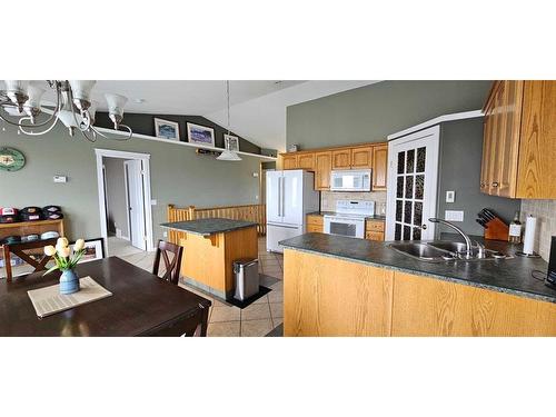 121 Sunset Drive, Spirit River, AB - Indoor Photo Showing Kitchen With Double Sink