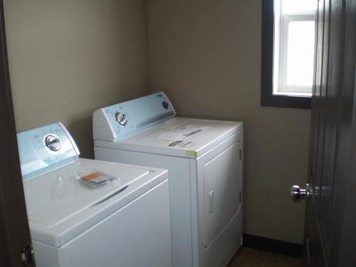 7434 89 Street, Grande Prairie, AB - Indoor Photo Showing Laundry Room