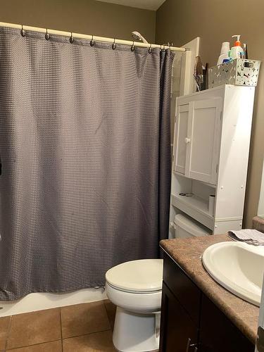 7434 89 Street, Grande Prairie, AB - Indoor Photo Showing Bathroom