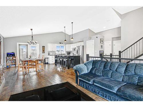12621 103A Street, Grande Prairie, AB - Indoor Photo Showing Living Room