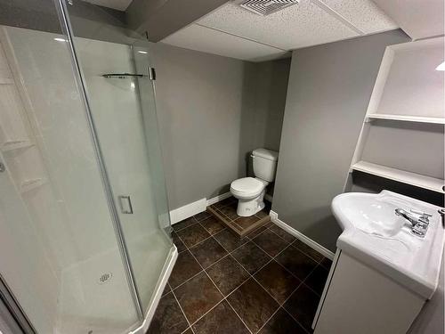 5031 48 Avenue, Girouxville, AB - Indoor Photo Showing Bathroom