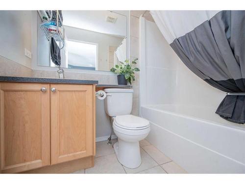 7930 115A Street, Grande Prairie, AB - Indoor Photo Showing Bathroom