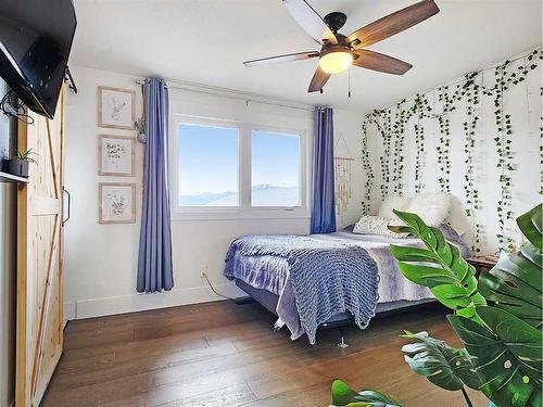 10817 98 Avenue, Grande Cache, AB - Indoor Photo Showing Bedroom