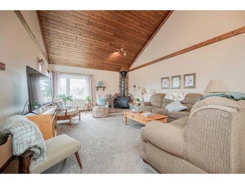 720047 Range Road 63, Rural Grande Prairie No. 1, County Of, AB - Indoor Photo Showing Living Room