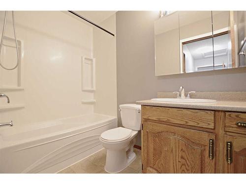 9025 103 Avenue, Grande Prairie, AB - Indoor Photo Showing Bathroom