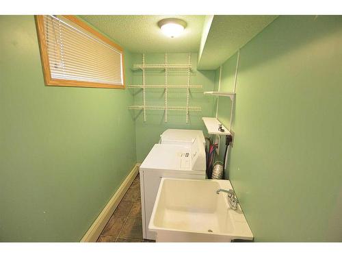 9025 103 Avenue, Grande Prairie, AB - Indoor Photo Showing Laundry Room