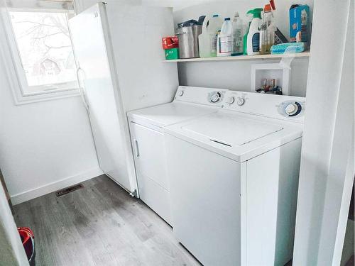 4607 55 Street, Rycroft, AB - Indoor Photo Showing Laundry Room