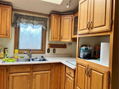 19441 Twp Rd 703, Rural Greenview No. 16, M.D. Of, AB - Indoor Photo Showing Kitchen With Double Sink