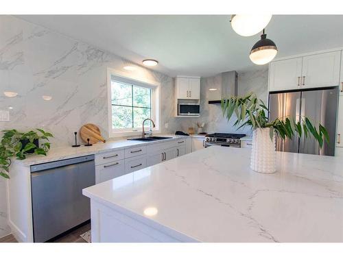 10126 95 Avenue, Grande Prairie, AB - Indoor Photo Showing Kitchen With Stainless Steel Kitchen With Upgraded Kitchen