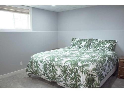62 Pinnacle Lake Drive, Grande Prairie, AB - Indoor Photo Showing Bedroom