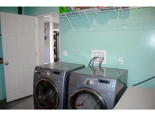 62 Pinnacle Lake Drive, Grande Prairie, AB - Indoor Photo Showing Laundry Room