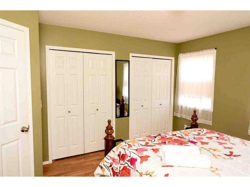 8838 65 Avenue, Grande Prairie, AB - Indoor Photo Showing Bedroom