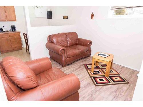 8838 65 Avenue, Grande Prairie, AB - Indoor Photo Showing Living Room