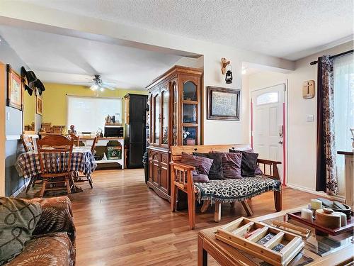 10909 Swann Drive, Grande Cache, AB - Indoor Photo Showing Living Room