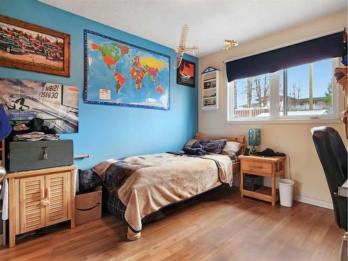 10909 Swann Drive, Grande Cache, AB - Indoor Photo Showing Bedroom