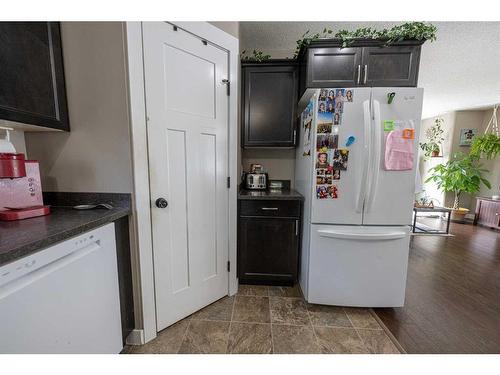 11542 73 Avenue, Grande Prairie, AB - Indoor Photo Showing Kitchen