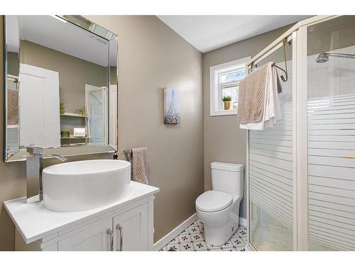 10210 107 Avenue, Grande Prairie, AB - Indoor Photo Showing Bathroom