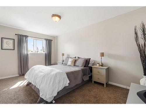 10210 107 Avenue, Grande Prairie, AB - Indoor Photo Showing Bedroom