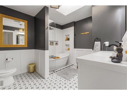 10210 107 Avenue, Grande Prairie, AB - Indoor Photo Showing Bathroom