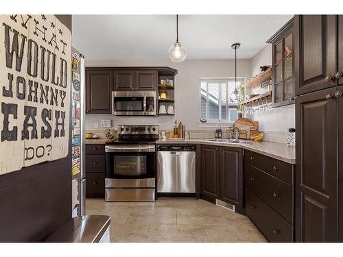 10210 107 Avenue, Grande Prairie, AB - Indoor Photo Showing Kitchen With Upgraded Kitchen
