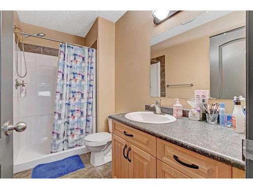 11410 89B Street, Grande Prairie, AB - Indoor Photo Showing Bathroom