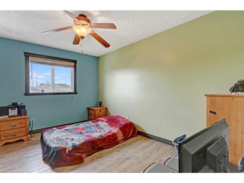 11410 89B Street, Grande Prairie, AB - Indoor Photo Showing Bedroom