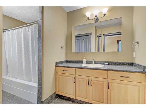 11410 89B Street, Grande Prairie, AB - Indoor Photo Showing Bathroom