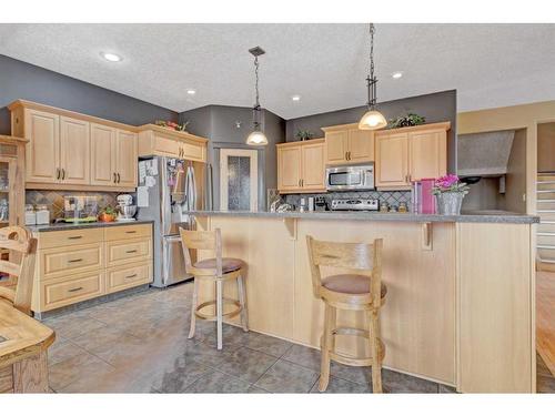 11410 89B Street, Grande Prairie, AB - Indoor Photo Showing Kitchen With Upgraded Kitchen