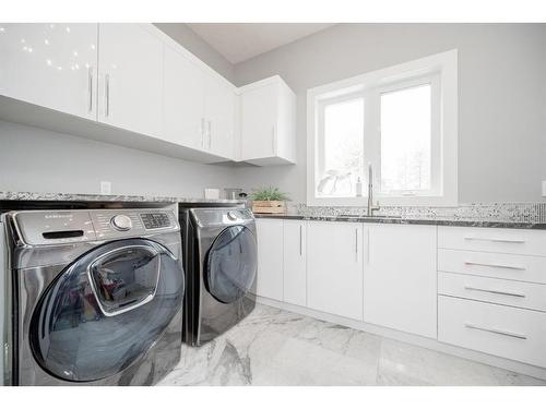 5402 Aspen Drive, Rural Grande Prairie No. 1, County Of, AB - Indoor Photo Showing Laundry Room