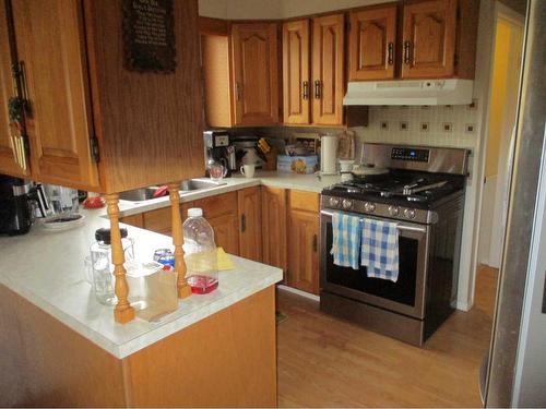 408 3Rd Street Nw, Manning, AB - Indoor Photo Showing Kitchen