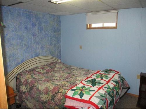 408 3Rd Street Nw, Manning, AB - Indoor Photo Showing Bedroom