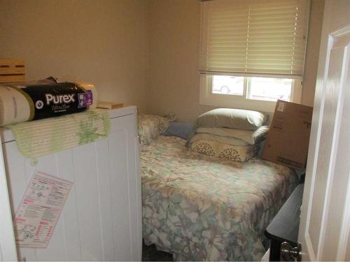 408 3Rd Street Nw, Manning, AB - Indoor Photo Showing Bedroom