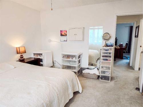 4 Sunset Drive, Spirit River, AB - Indoor Photo Showing Bedroom