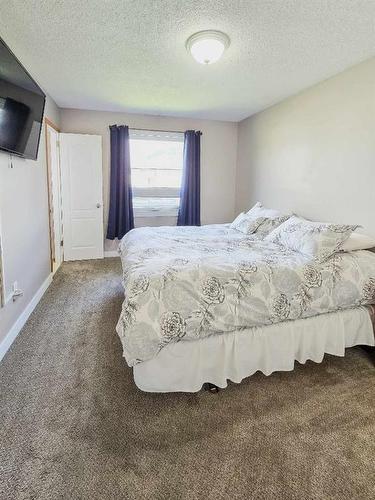 10417 104Th Avenue, Grande Cache, AB - Indoor Photo Showing Bedroom